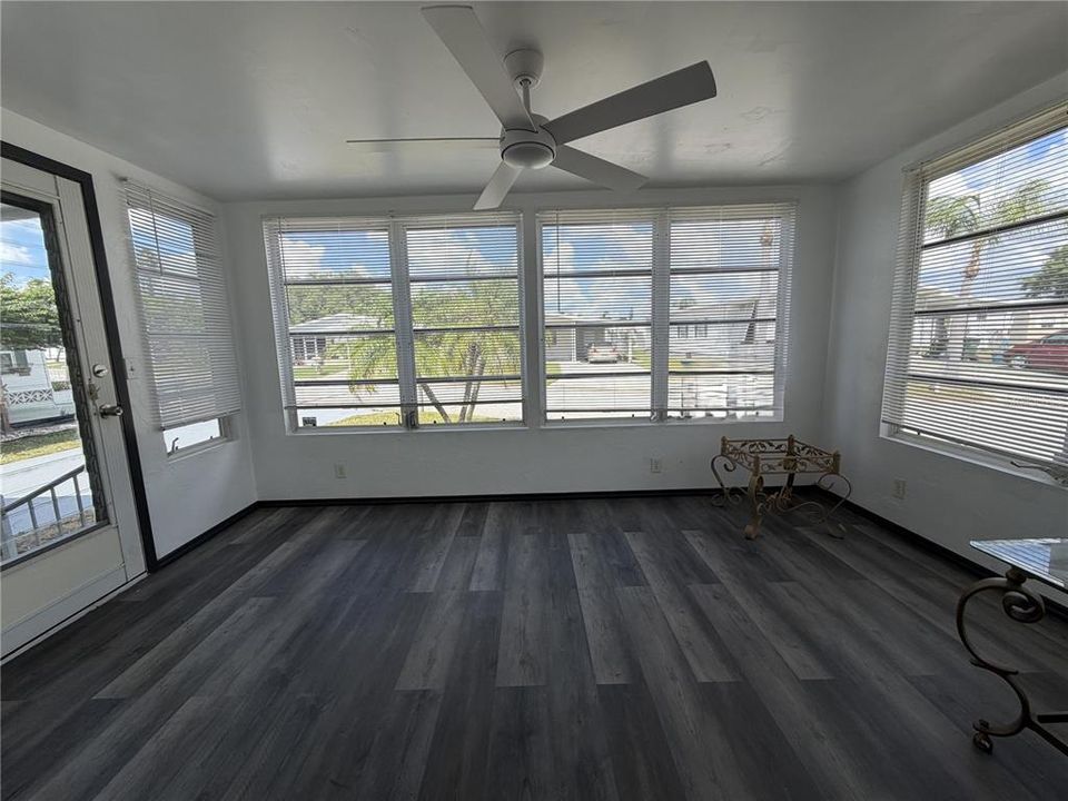 En Venta: $159,500 (2 camas, 2 baños, 864 Pies cuadrados)