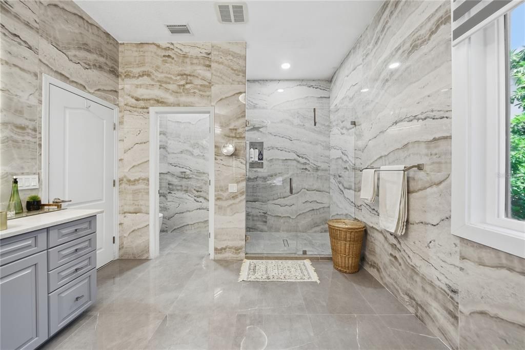 En Venta: $1,395,000 (4 camas, 3 baños, 2694 Pies cuadrados)
