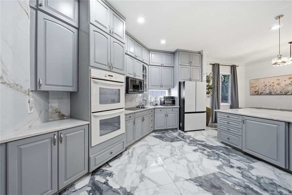 En Venta: $1,395,000 (4 camas, 3 baños, 2694 Pies cuadrados)