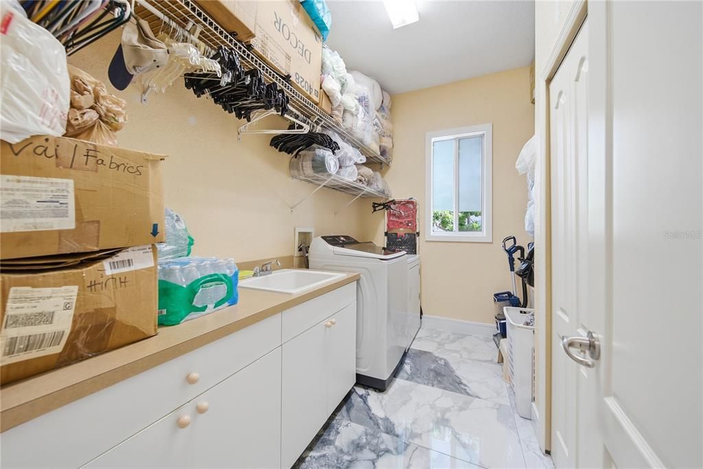En Venta: $1,395,000 (4 camas, 3 baños, 2694 Pies cuadrados)