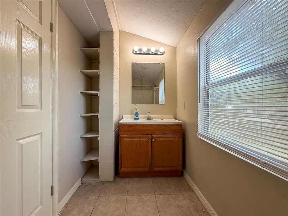 В аренду: $1,950 (4 спален, 2 ванн, 1344 Квадратных фут)