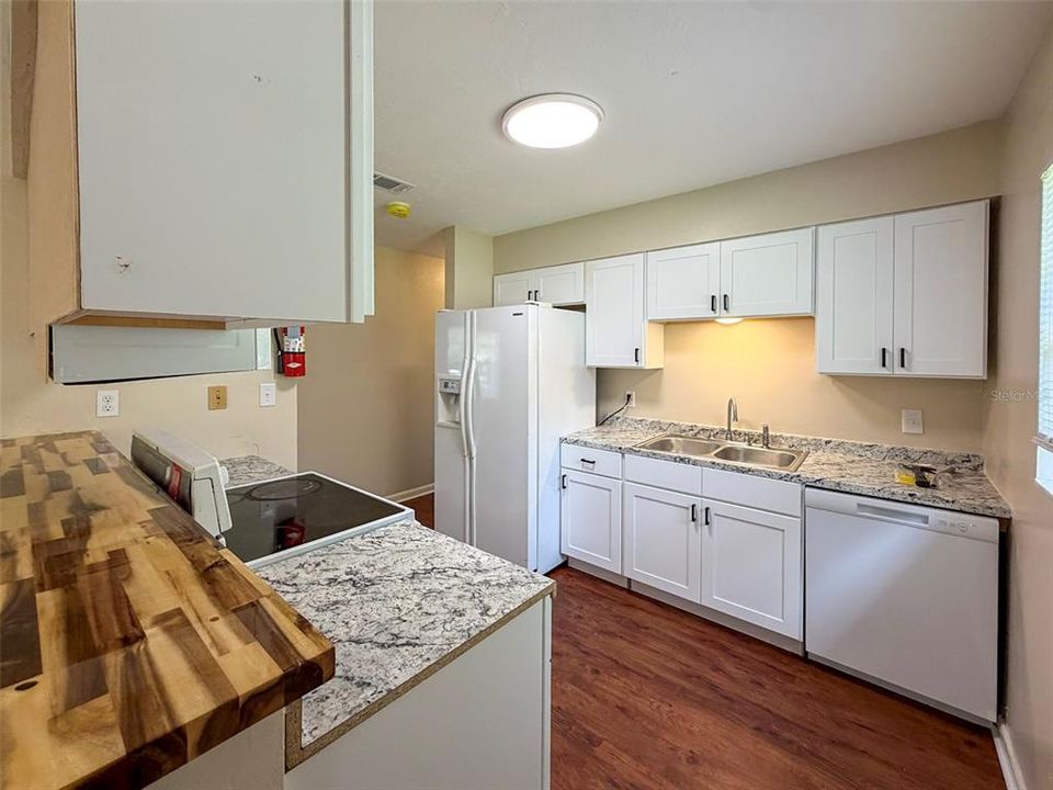 В аренду: $1,950 (4 спален, 2 ванн, 1344 Квадратных фут)