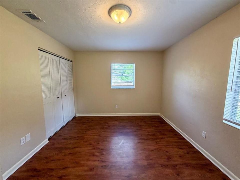 В аренду: $1,950 (4 спален, 2 ванн, 1344 Квадратных фут)