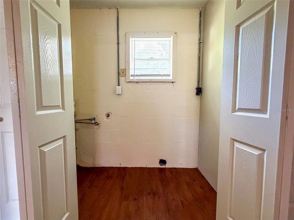 В аренду: $1,950 (4 спален, 2 ванн, 1344 Квадратных фут)