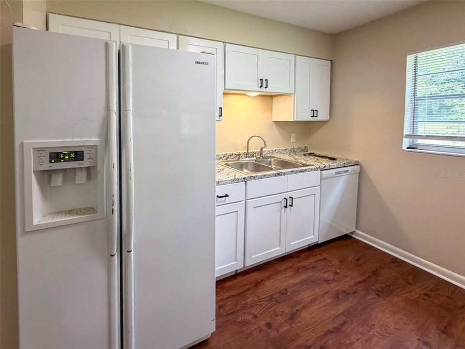 В аренду: $1,950 (4 спален, 2 ванн, 1344 Квадратных фут)