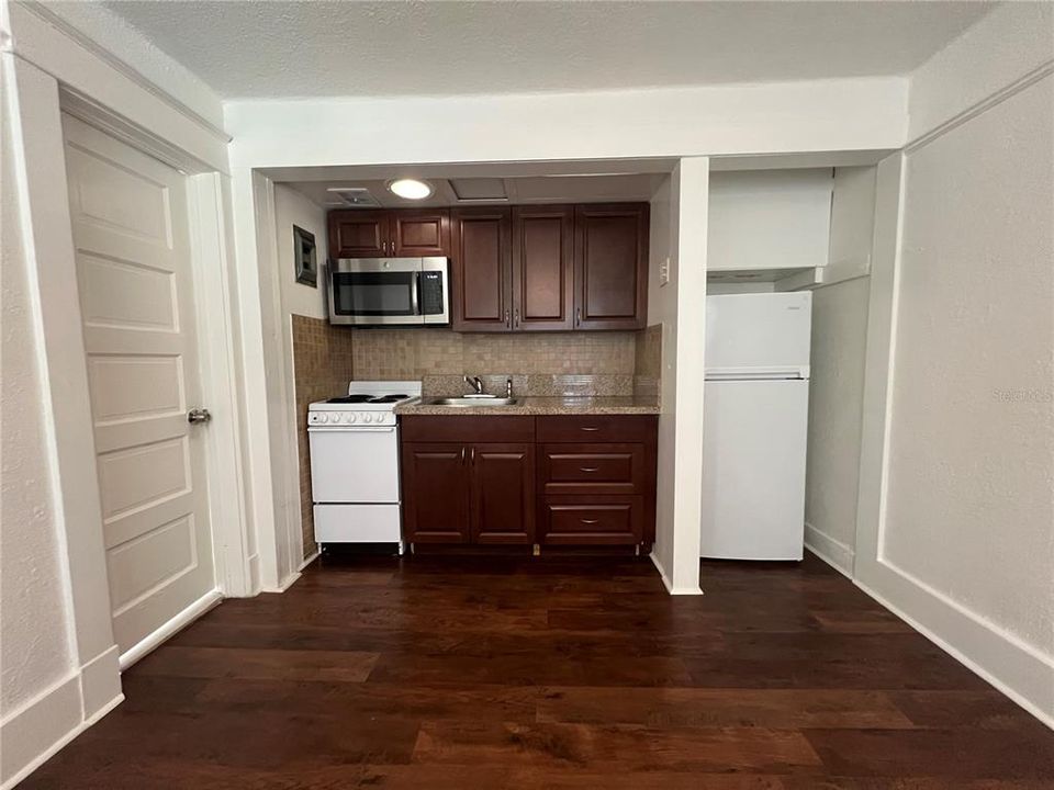 В аренду: $1,250 (1 спален, 1 ванн, 357 Квадратных фут)