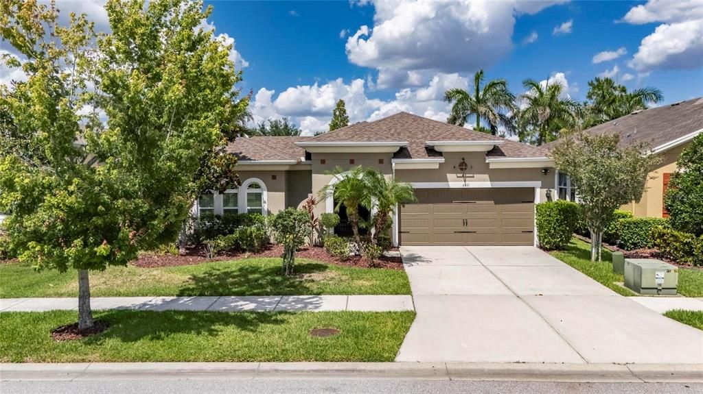 Active With Contract: $569,000 (3 beds, 3 baths, 2620 Square Feet)