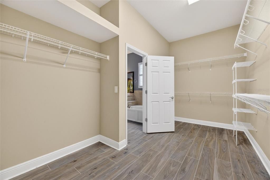 Active With Contract: $569,000 (3 beds, 3 baths, 2620 Square Feet)