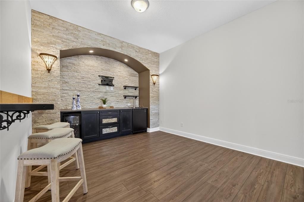 Active With Contract: $569,000 (3 beds, 3 baths, 2620 Square Feet)