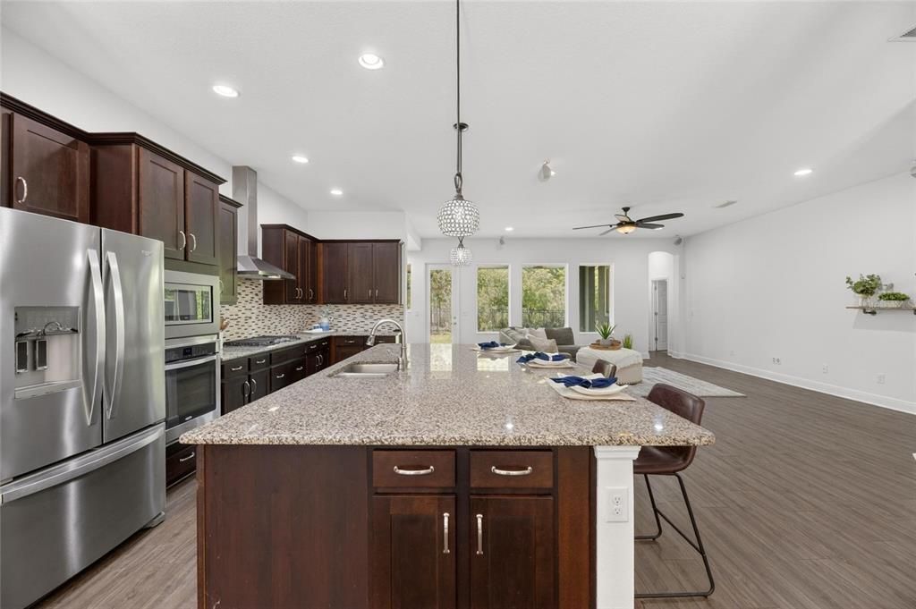 Active With Contract: $569,000 (3 beds, 3 baths, 2620 Square Feet)