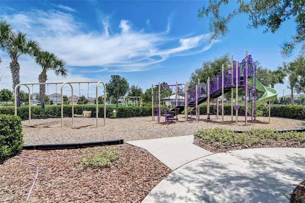 Active With Contract: $569,000 (3 beds, 3 baths, 2620 Square Feet)