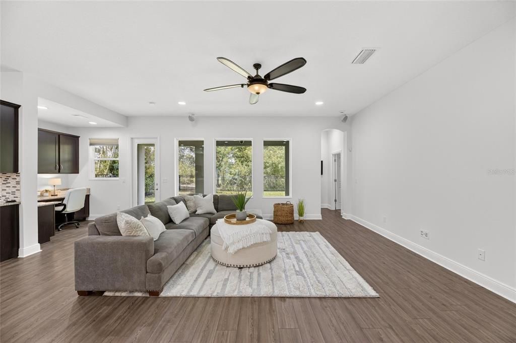 Active With Contract: $569,000 (3 beds, 3 baths, 2620 Square Feet)