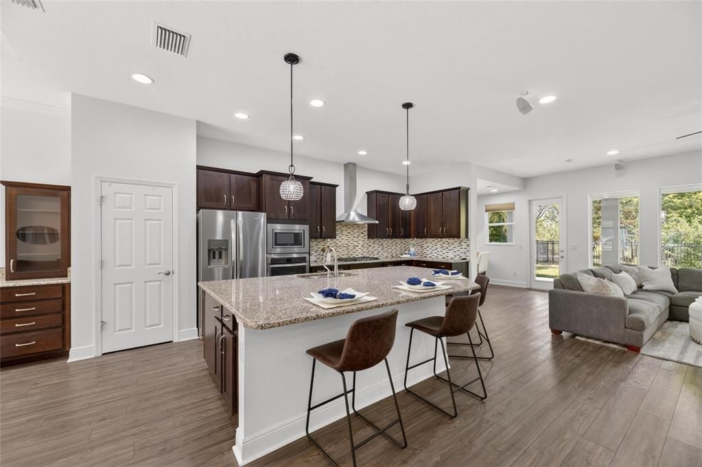 Active With Contract: $569,000 (3 beds, 3 baths, 2620 Square Feet)