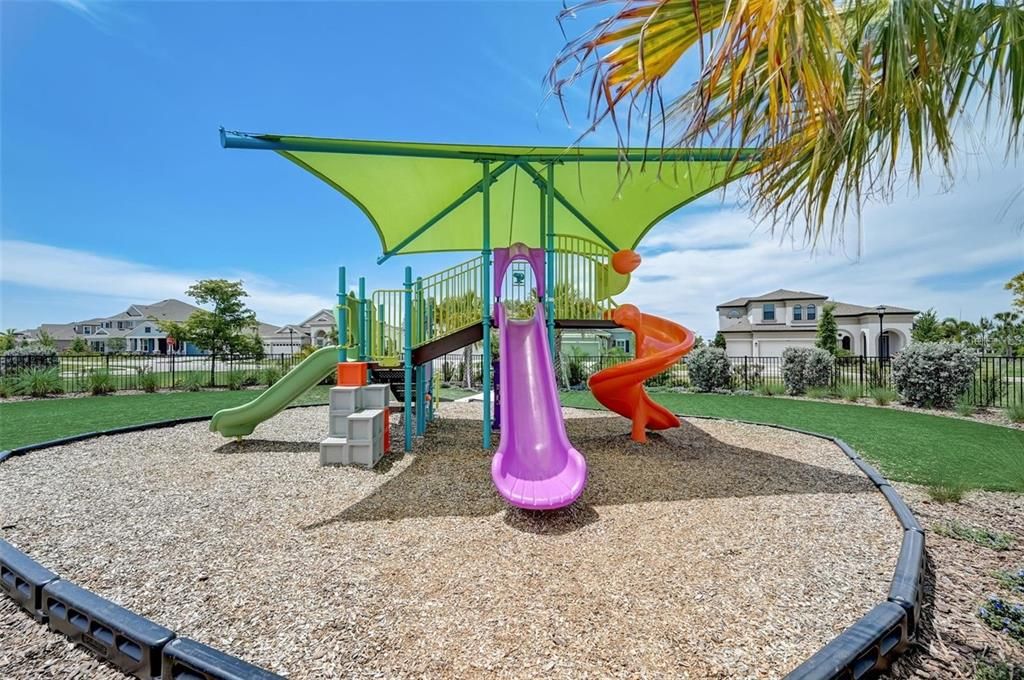 Active With Contract: $569,000 (3 beds, 3 baths, 2620 Square Feet)