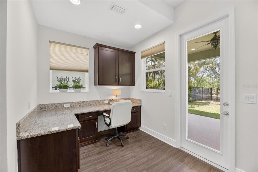 Active With Contract: $569,000 (3 beds, 3 baths, 2620 Square Feet)