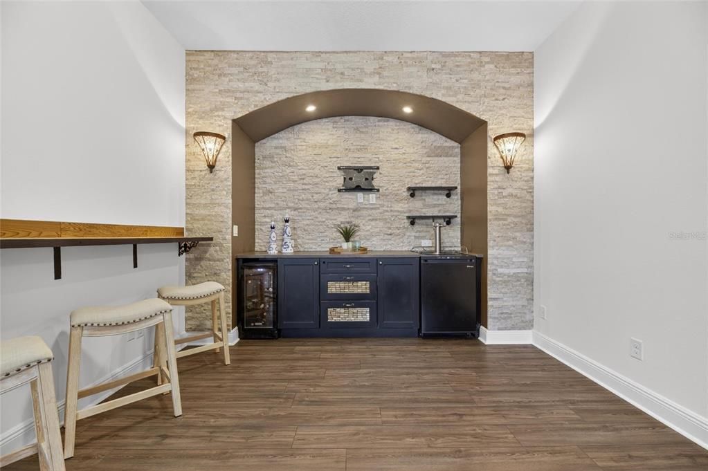 Active With Contract: $569,000 (3 beds, 3 baths, 2620 Square Feet)