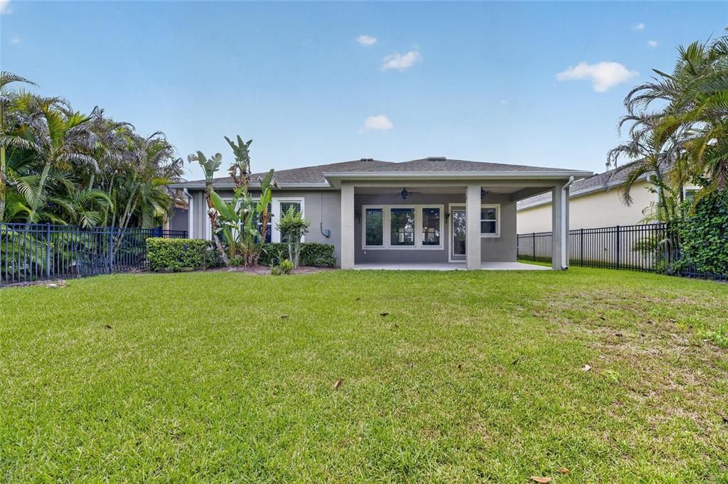 Active With Contract: $569,000 (3 beds, 3 baths, 2620 Square Feet)
