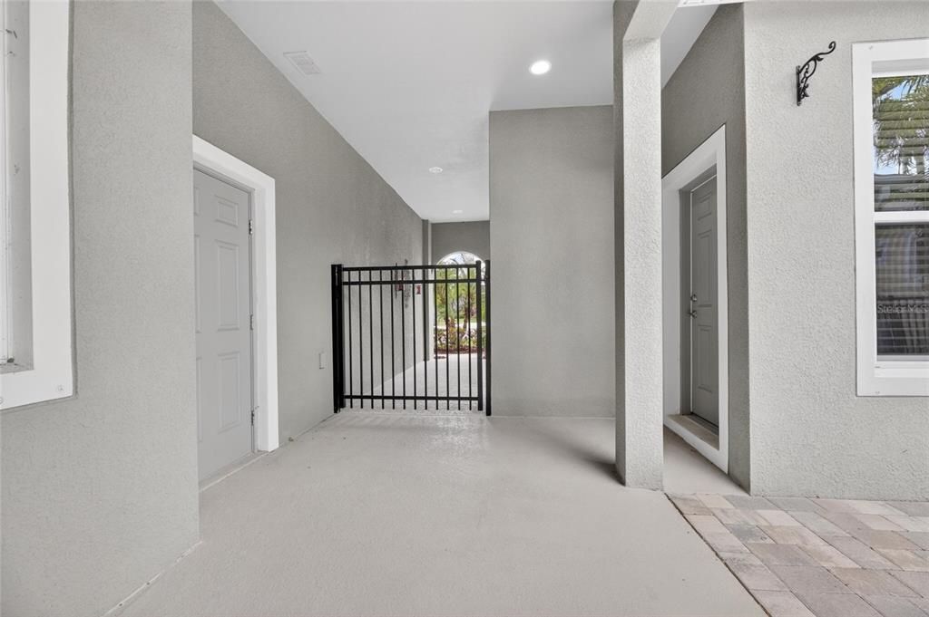 Active With Contract: $569,000 (3 beds, 3 baths, 2620 Square Feet)