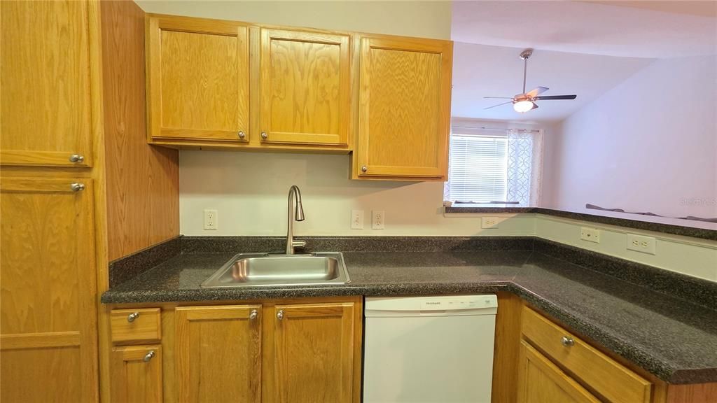 For Rent: $1,450 (2 beds, 2 baths, 1132 Square Feet)
