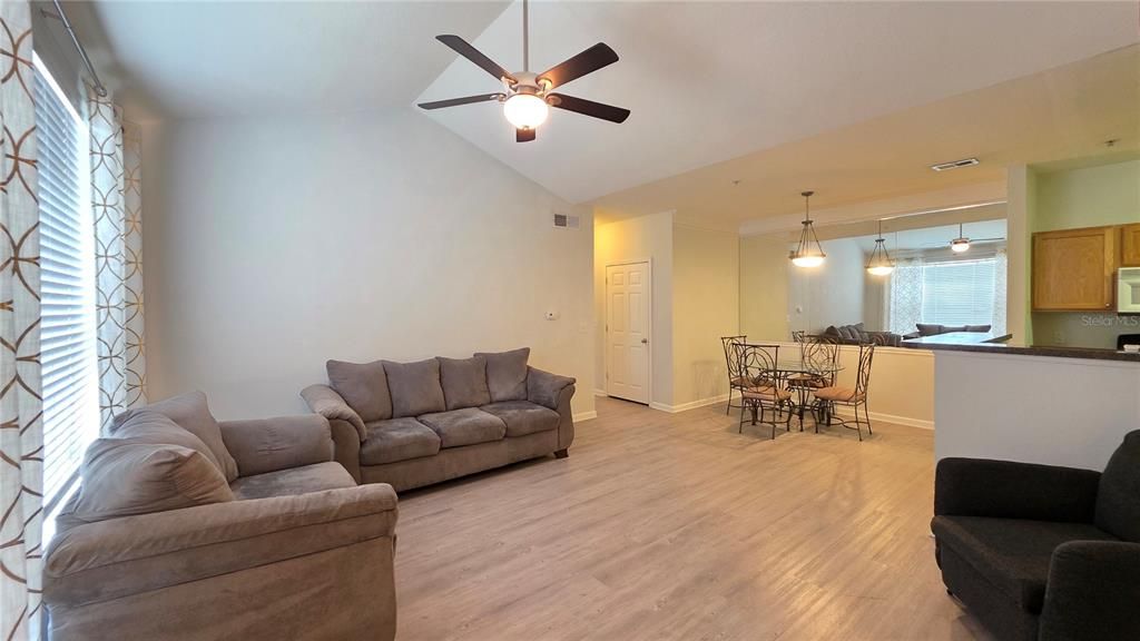 For Rent: $1,450 (2 beds, 2 baths, 1132 Square Feet)