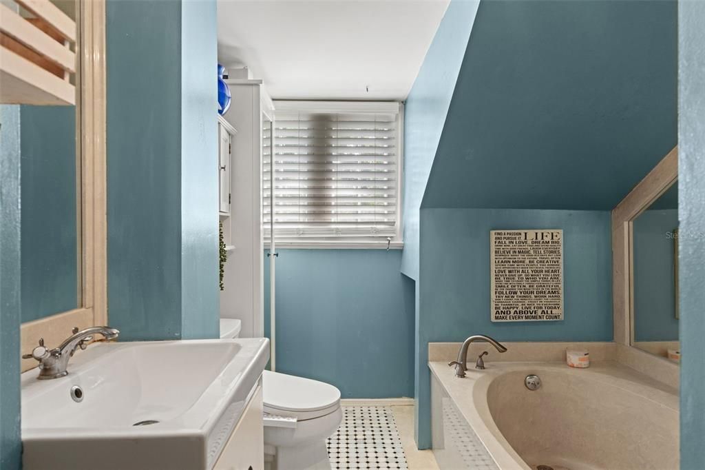 Activo con contrato: $525,000 (3 camas, 1 baños, 1244 Pies cuadrados)