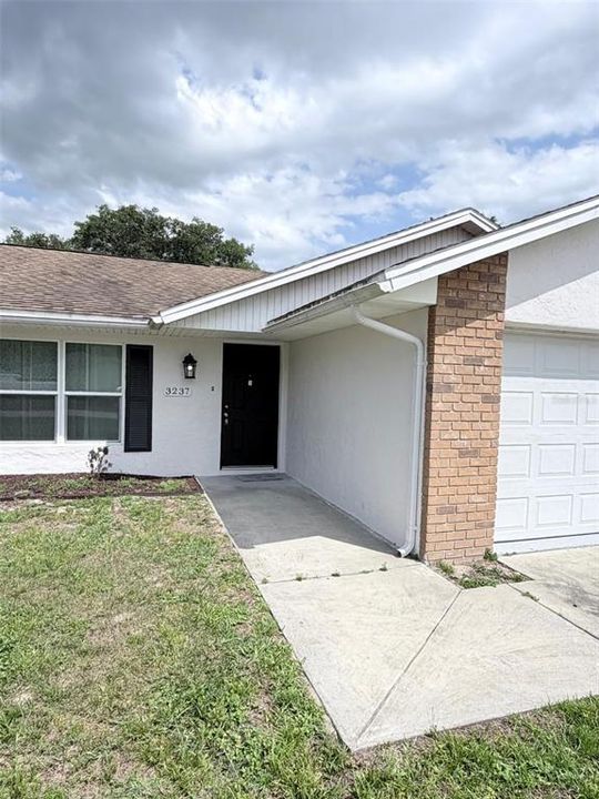 For Rent: $2,250 (3 beds, 2 baths, 1455 Square Feet)