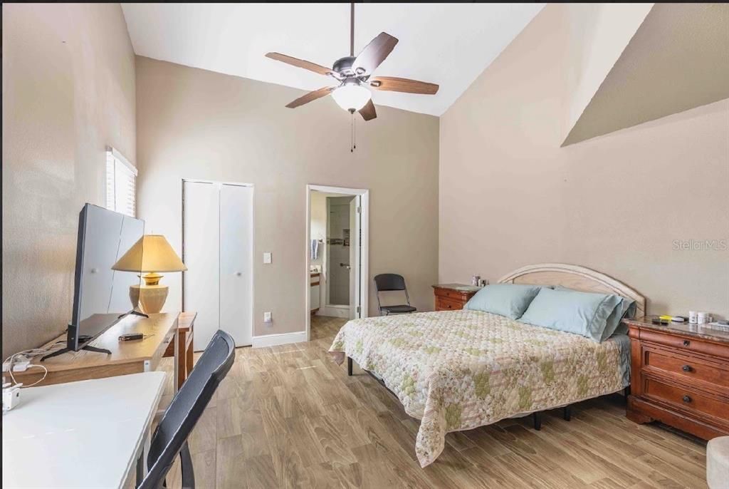 For Rent: $2,400 (3 beds, 2 baths, 1502 Square Feet)