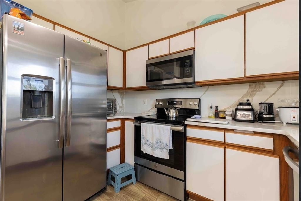 For Rent: $2,400 (3 beds, 2 baths, 1502 Square Feet)
