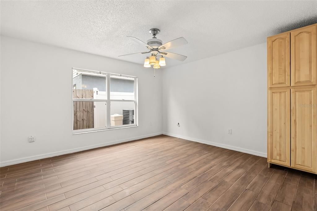 For Sale: $439,900 (4 beds, 2 baths, 2170 Square Feet)