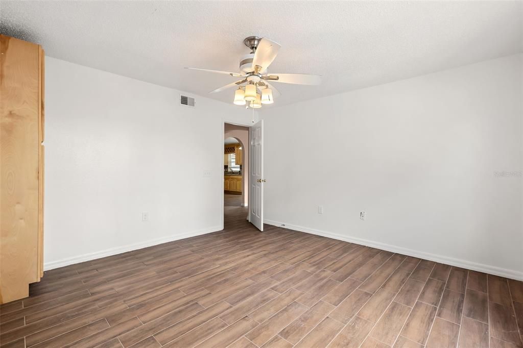 For Sale: $439,900 (4 beds, 2 baths, 2170 Square Feet)