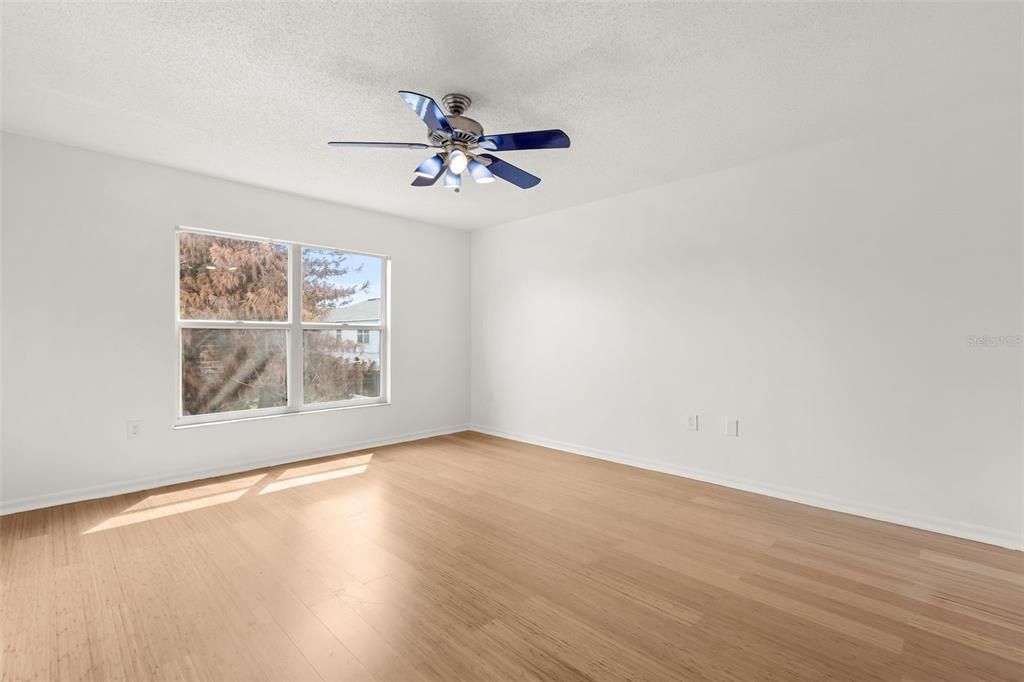 For Sale: $439,900 (4 beds, 2 baths, 2170 Square Feet)