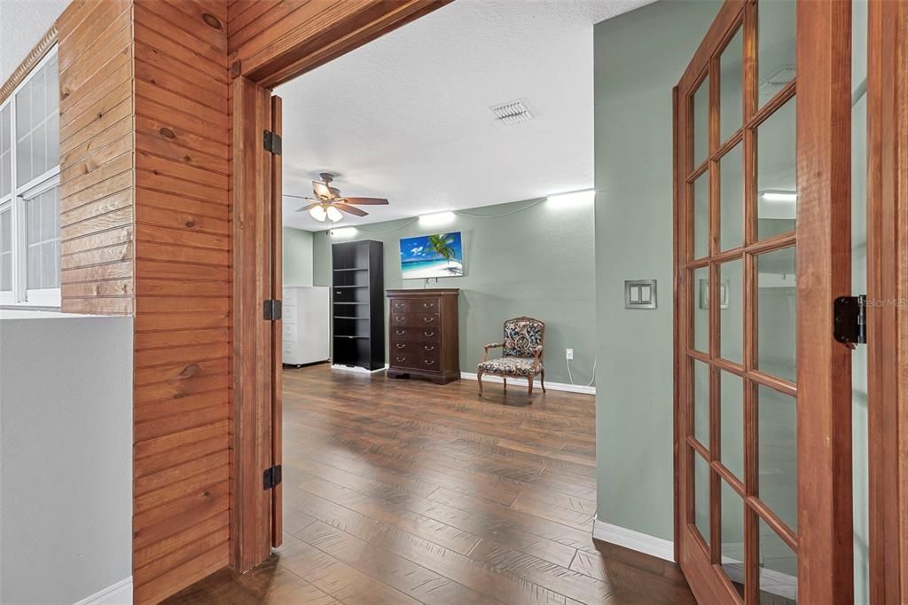 En Venta: $649,095 (6 camas, 4 baños, 3932 Pies cuadrados)