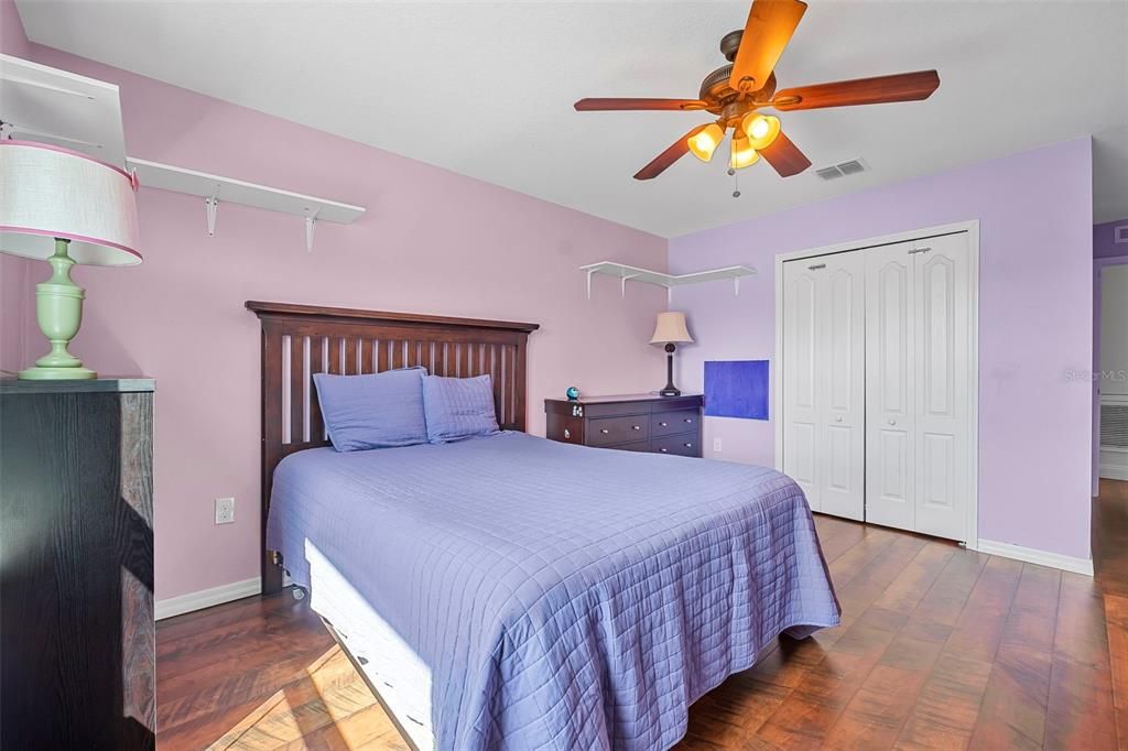 En Venta: $649,095 (6 camas, 4 baños, 3932 Pies cuadrados)