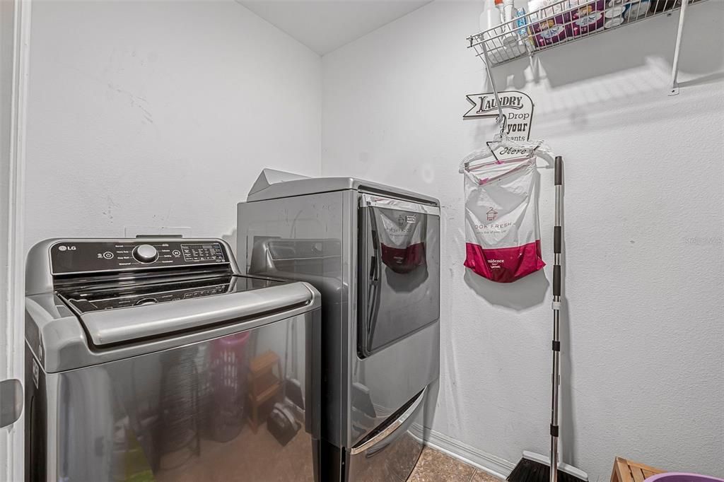 En Venta: $649,095 (6 camas, 4 baños, 3932 Pies cuadrados)