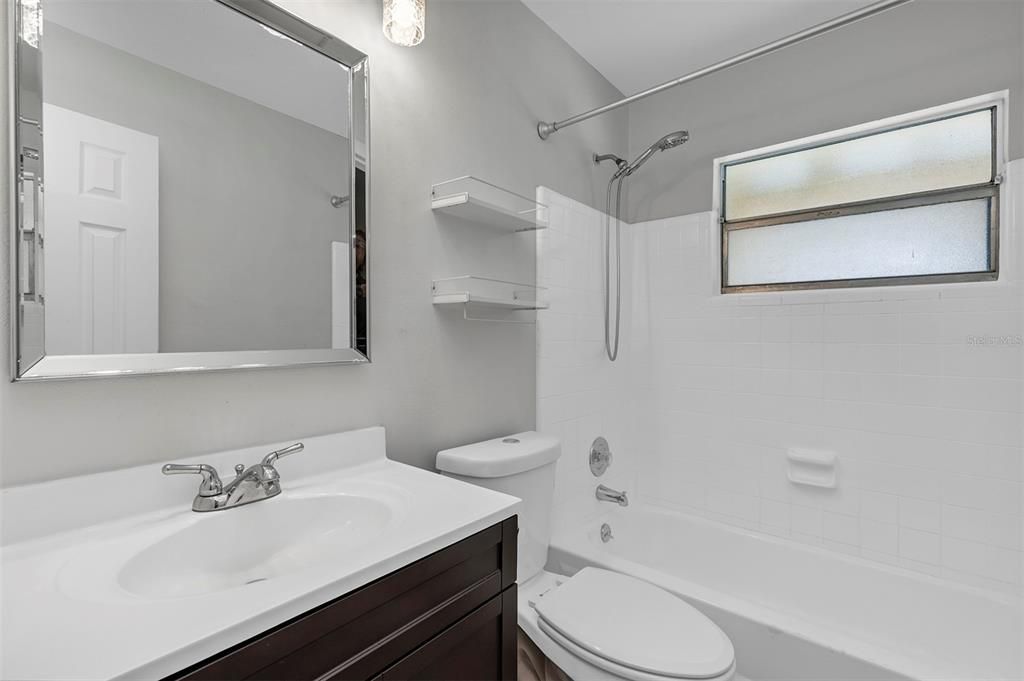 For Rent: $2,400 (3 beds, 2 baths, 1323 Square Feet)