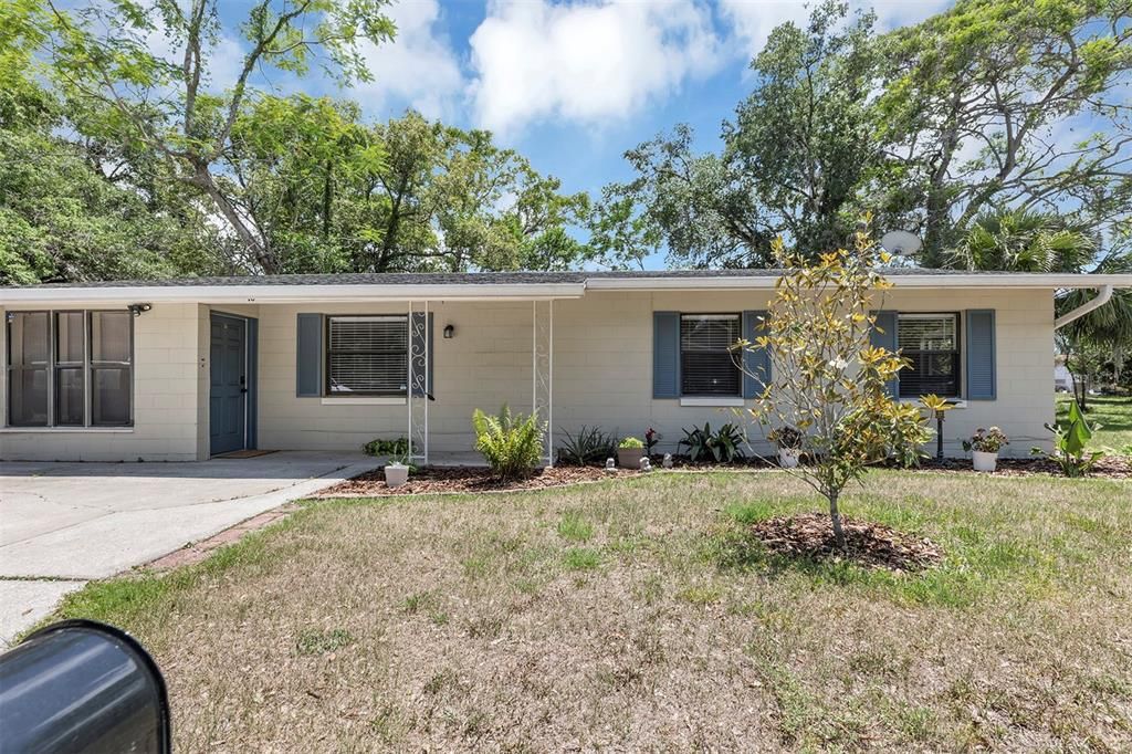 For Rent: $2,400 (3 beds, 2 baths, 1323 Square Feet)