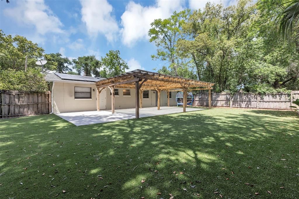 For Rent: $2,400 (3 beds, 2 baths, 1323 Square Feet)