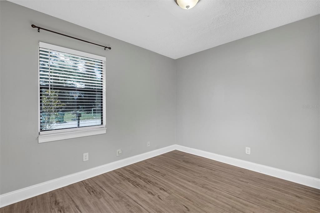 For Rent: $2,400 (3 beds, 2 baths, 1323 Square Feet)