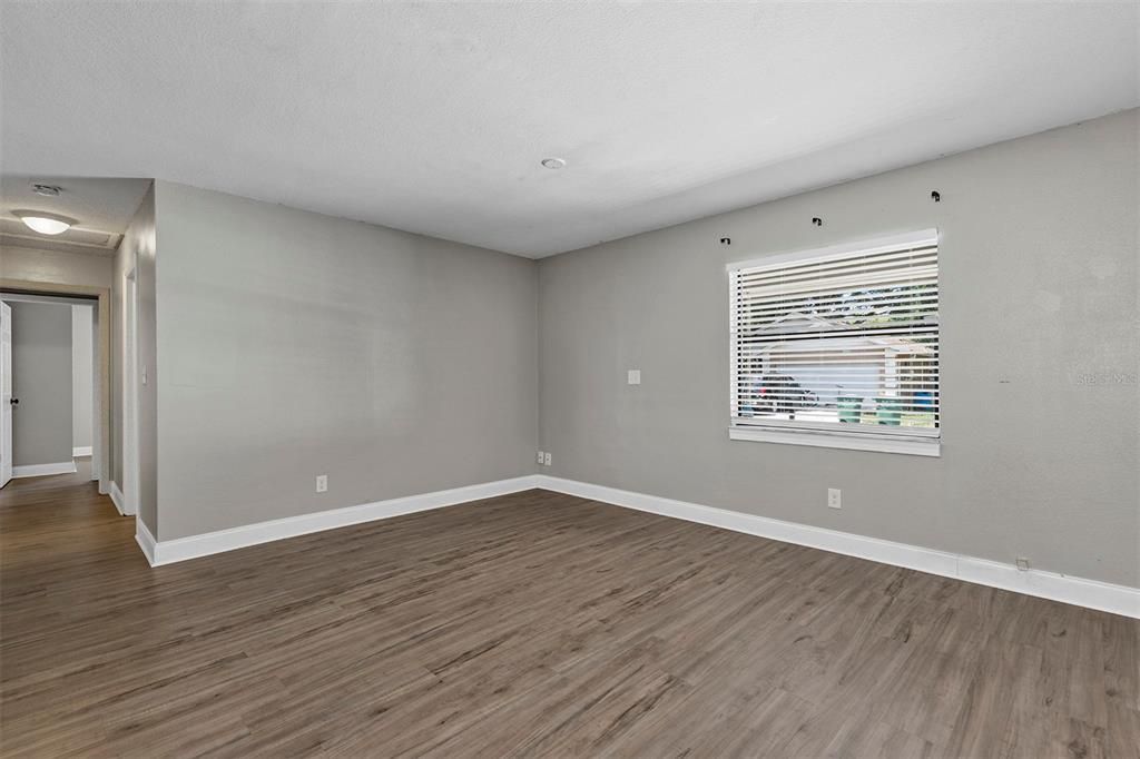 For Rent: $2,400 (3 beds, 2 baths, 1323 Square Feet)