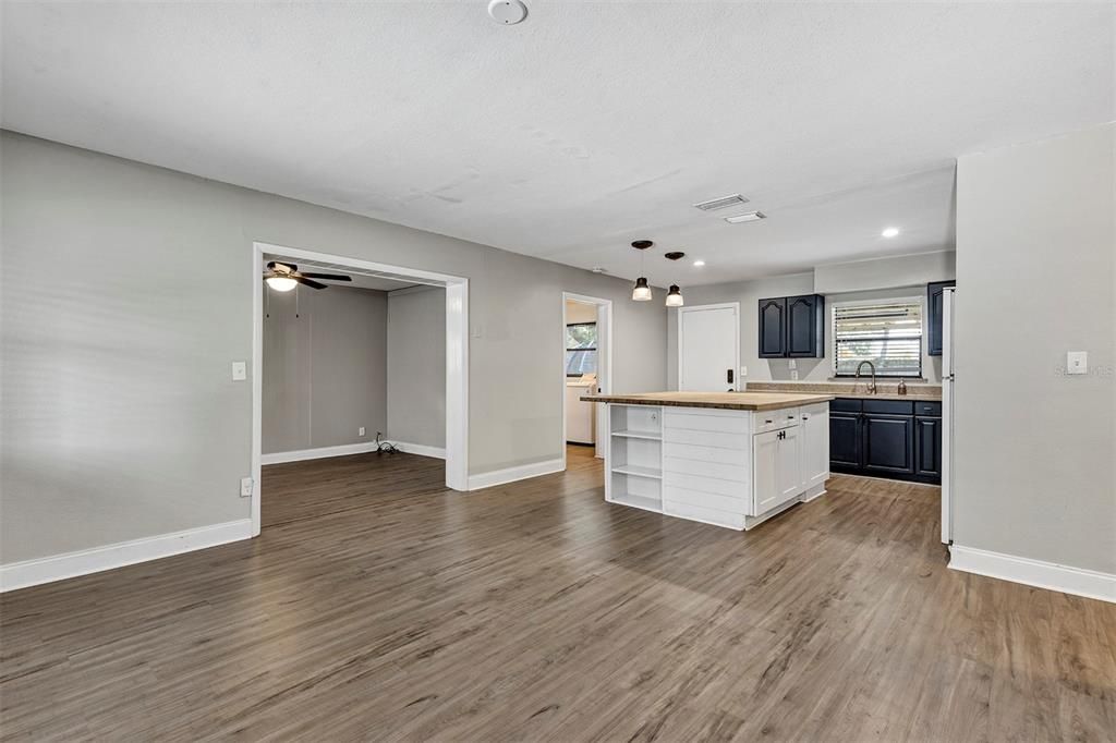 For Rent: $2,400 (3 beds, 2 baths, 1323 Square Feet)