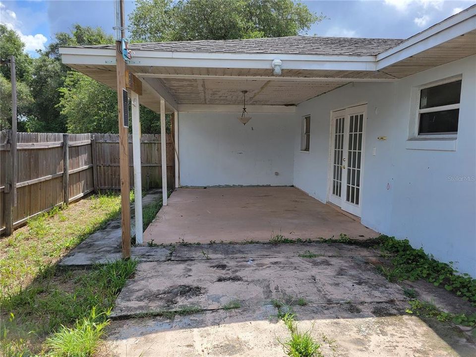 For Sale: $239,900 (2 beds, 2 baths, 1101 Square Feet)