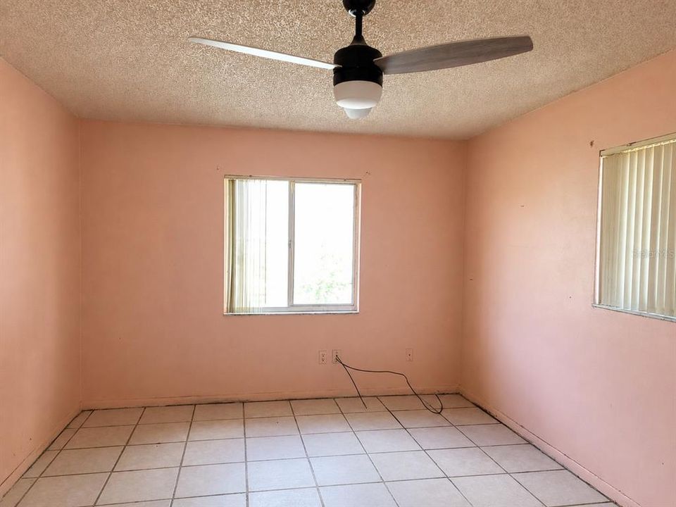 For Sale: $239,900 (2 beds, 2 baths, 1101 Square Feet)