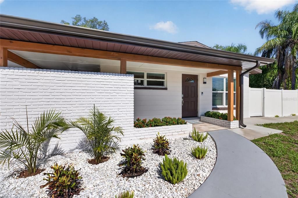 For Sale: $575,000 (5 beds, 3 baths, 2054 Square Feet)