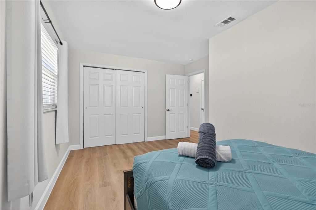 For Sale: $575,000 (5 beds, 3 baths, 2054 Square Feet)
