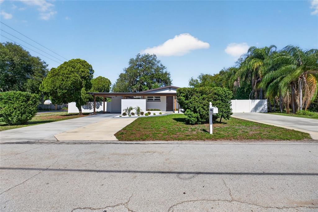 For Sale: $575,000 (5 beds, 3 baths, 2054 Square Feet)