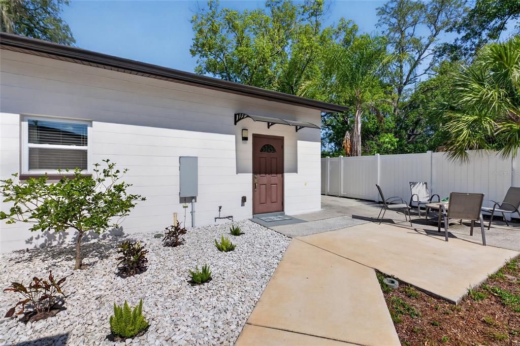 For Sale: $575,000 (5 beds, 3 baths, 2054 Square Feet)