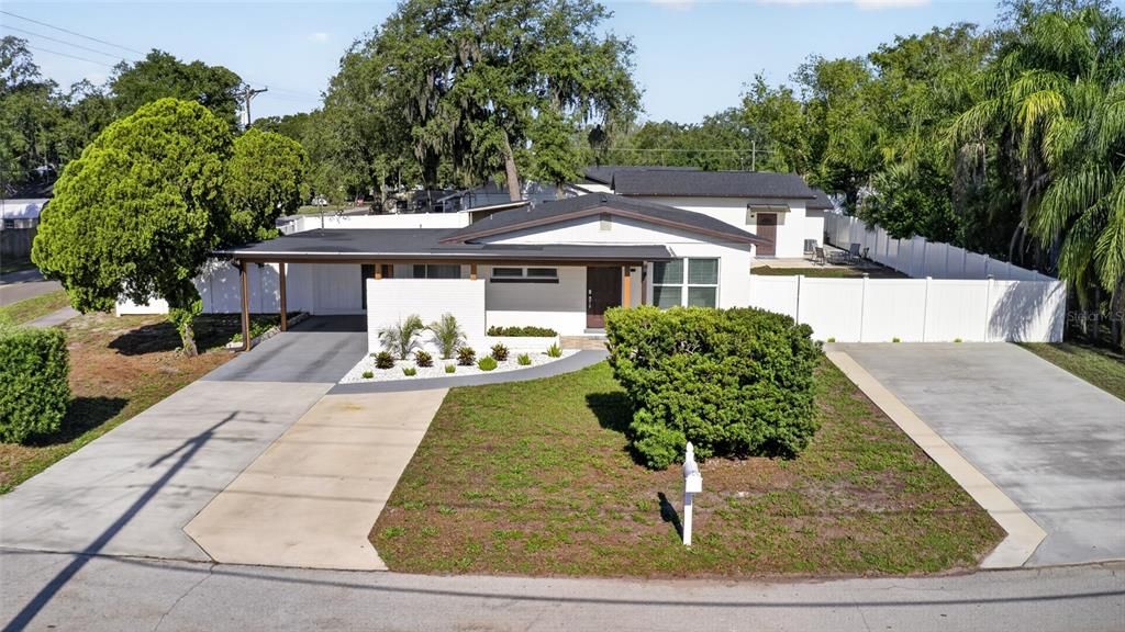 For Sale: $575,000 (5 beds, 3 baths, 2054 Square Feet)