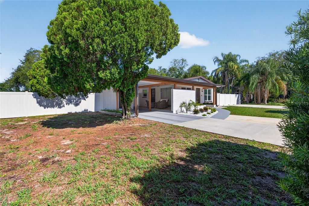 For Sale: $575,000 (5 beds, 3 baths, 2054 Square Feet)