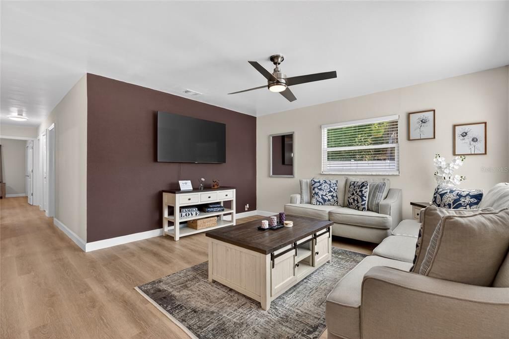 For Sale: $575,000 (5 beds, 3 baths, 2054 Square Feet)
