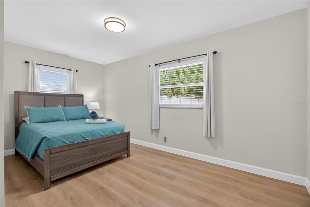For Sale: $575,000 (5 beds, 3 baths, 2054 Square Feet)